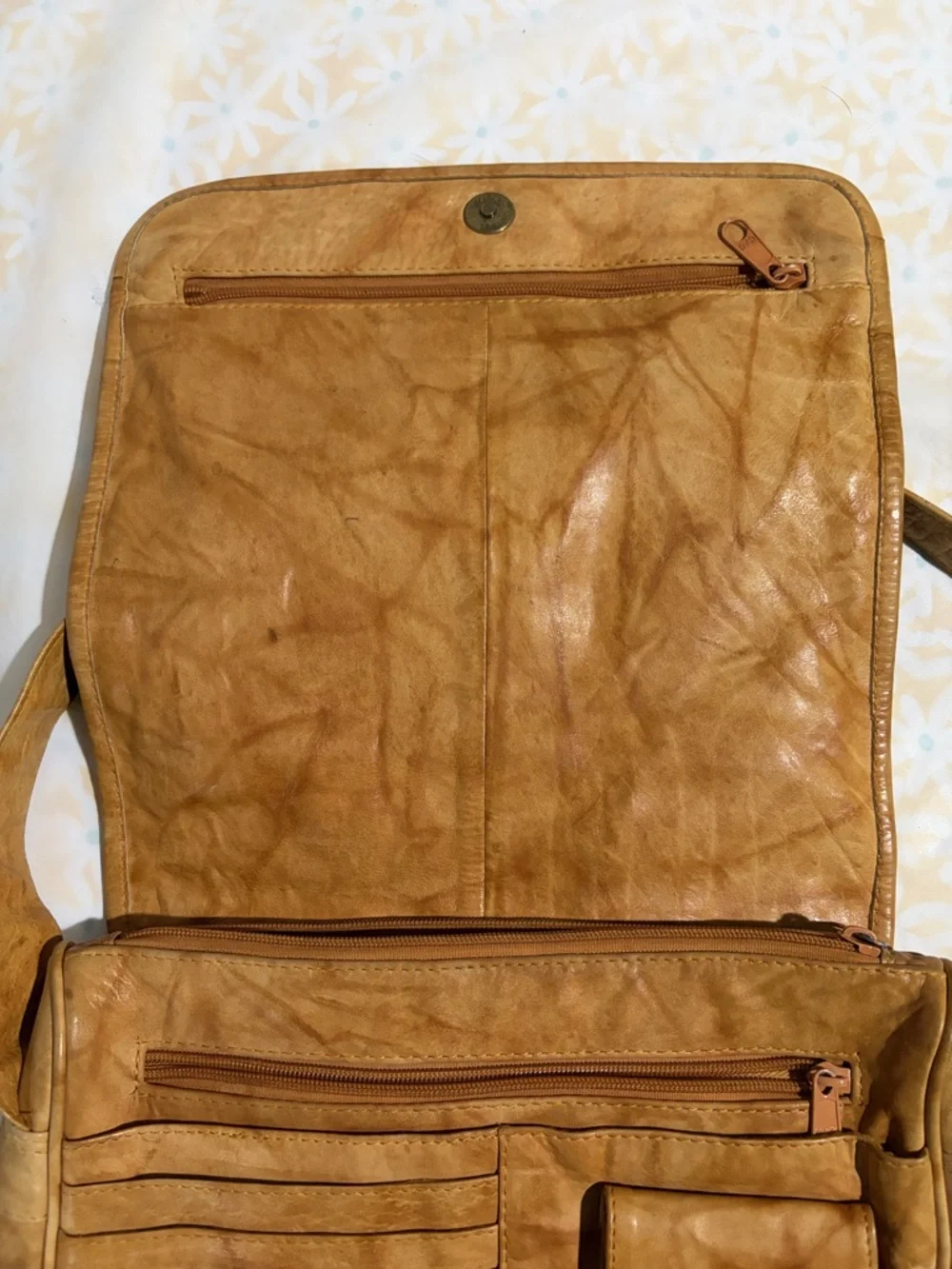 Men's Tan Leather Messenger‎ Bag with Adjustable Shoulder Strap